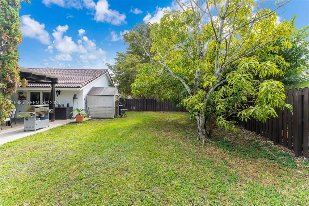 15325 SW 54th Ter Miami, FL 33185