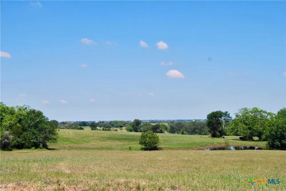 1049 Muehr Road Weimar, TX 78962