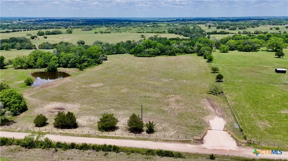1049 Muehr Road Weimar, TX 78962