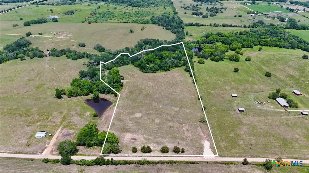 1049 Muehr Road Weimar, TX 78962