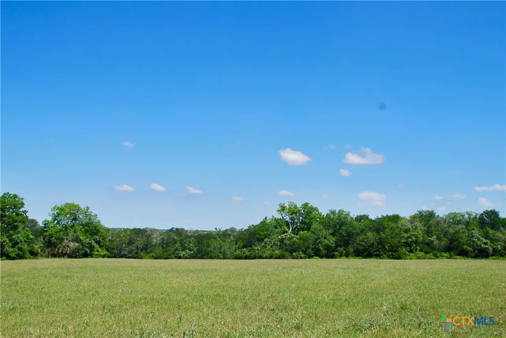 1049 Muehr Road Weimar, TX 78962