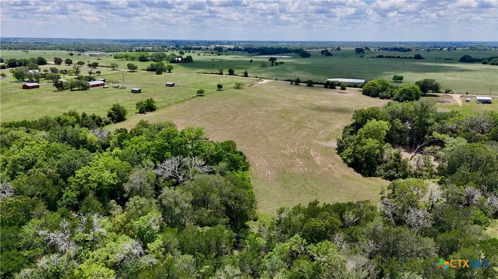 1049 Muehr Road Weimar, TX 78962