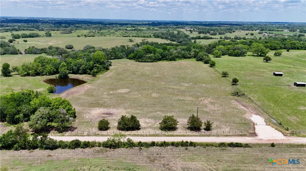 1049 Muehr Road Weimar, TX 78962