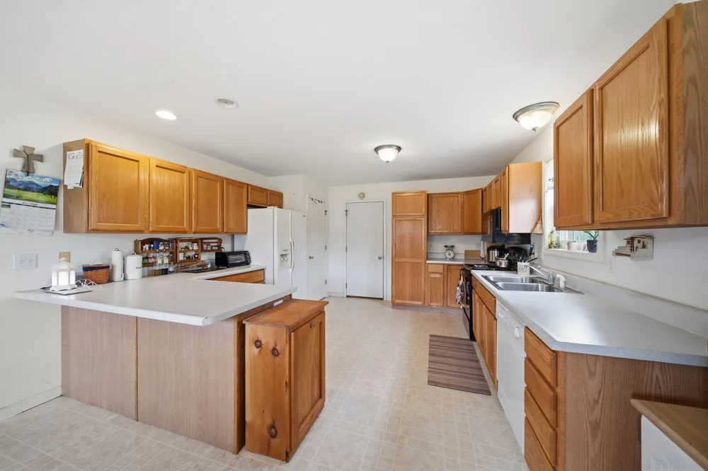 3427 Leeomi Drive Britton, MI 49229