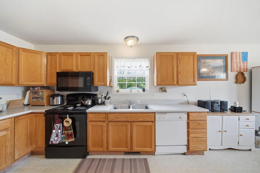 3427 Leeomi Drive Britton, MI 49229