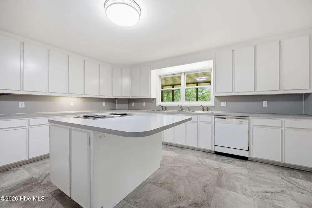 4269 Gilead Shores Rd Road Blounts Creek, NC 27814