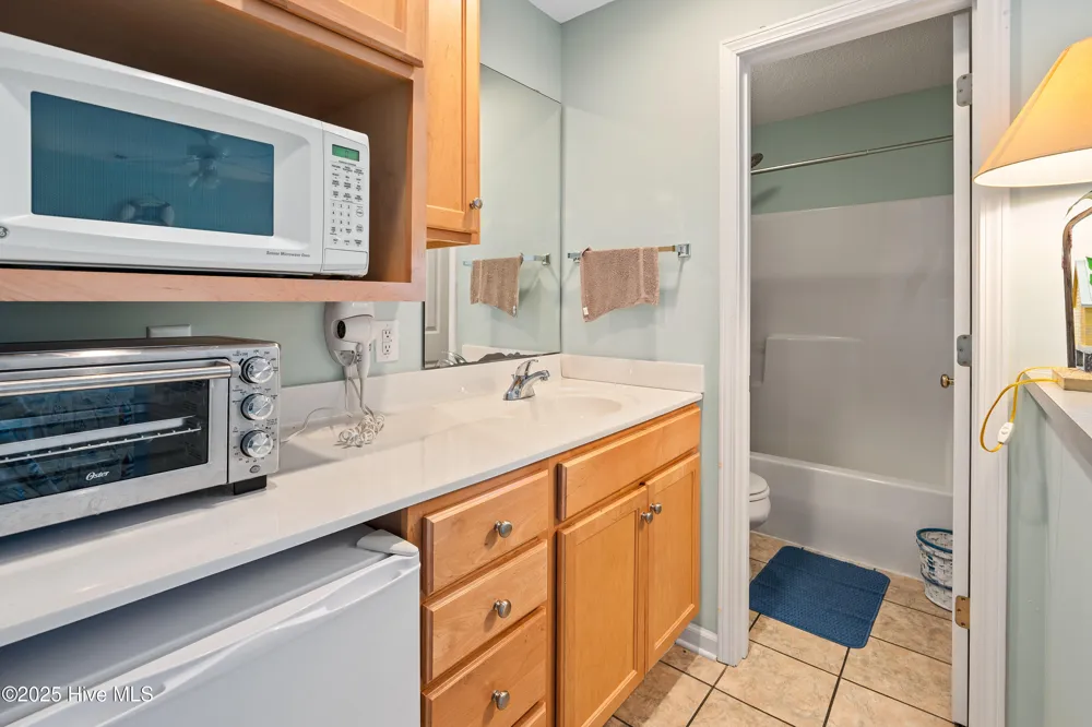 3350 Club Villas Drive ## 1706 Southport, NC 28461