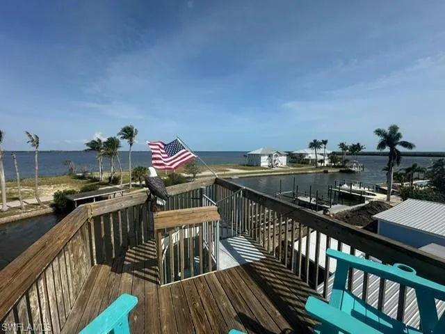 2579 Third Street Matlacha, FL 33993