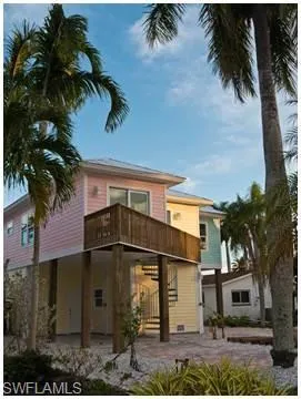 2579 Third Street Matlacha, FL 33993