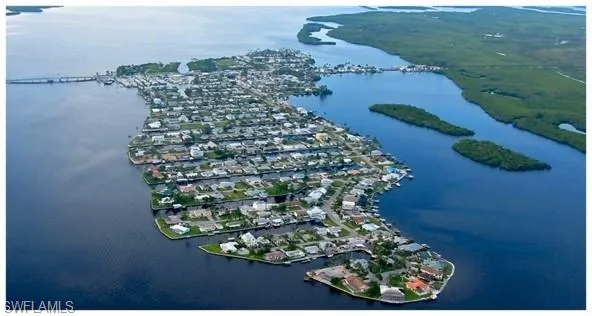 2579 Third Street Matlacha, FL 33993
