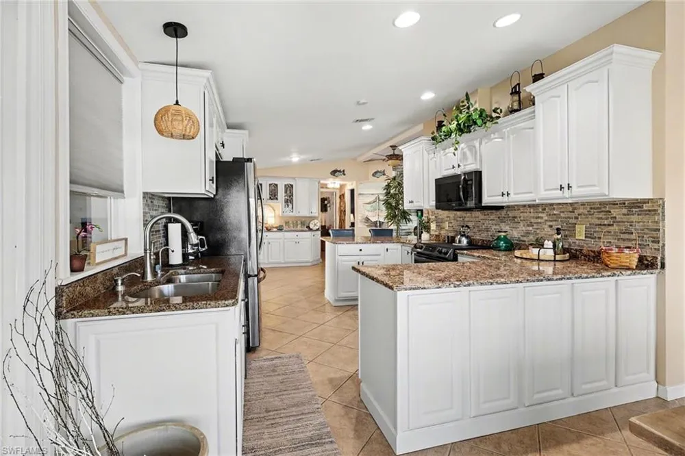 11111 Bayside Lane Fort Myers Beach, FL 33931