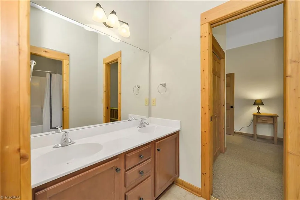 318 Heron Point Drive Wilkesboro, NC 28697