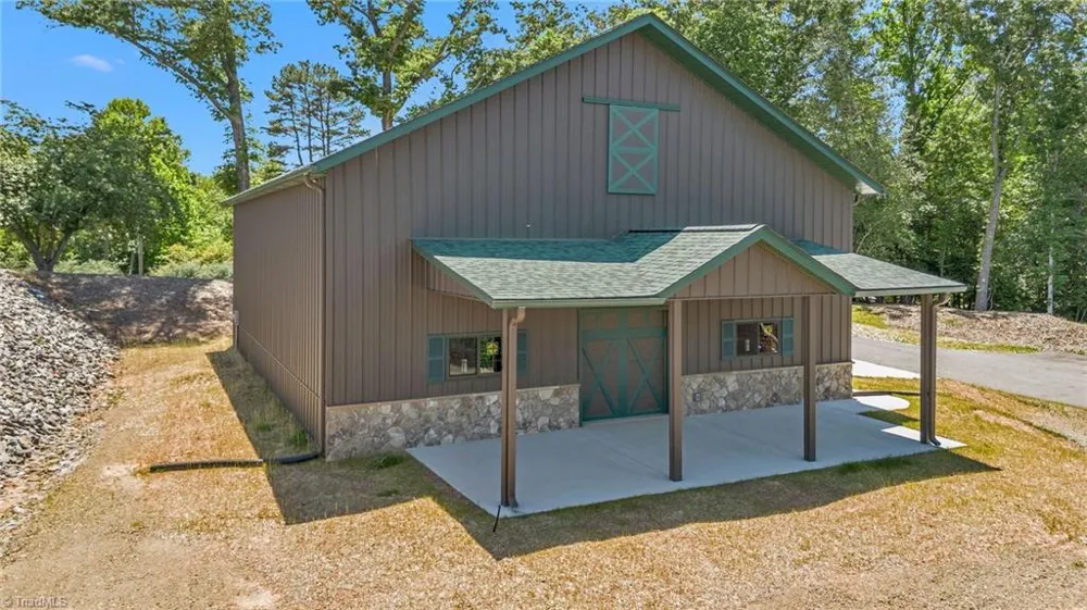 318 Heron Point Drive Wilkesboro, NC 28697