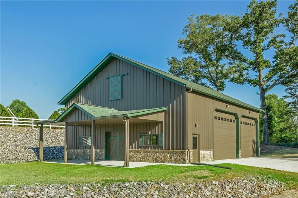 318 Heron Point Drive Wilkesboro, NC 28697