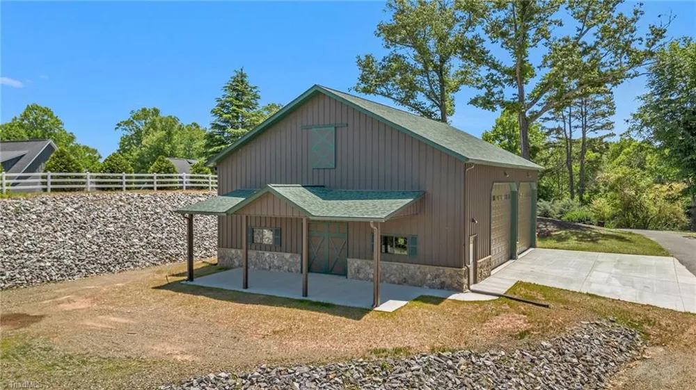 318 Heron Point Drive Wilkesboro, NC 28697