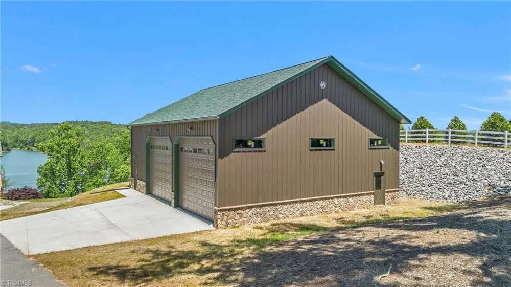 318 Heron Point Drive Wilkesboro, NC 28697