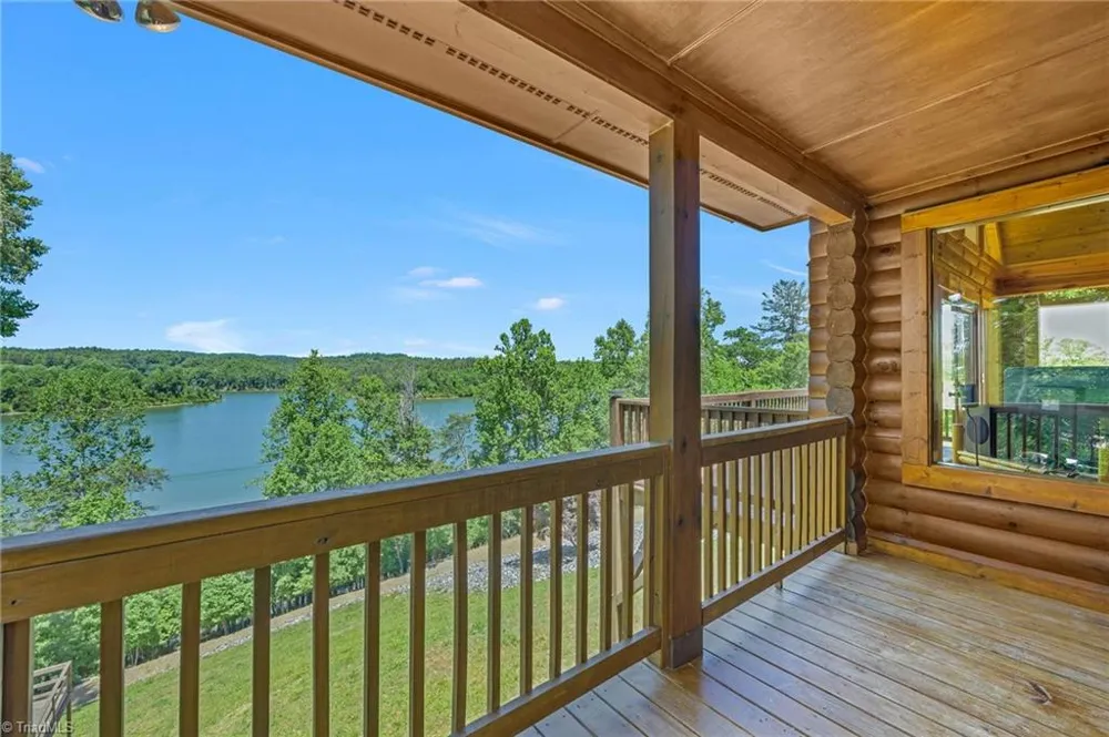 318 Heron Point Drive Wilkesboro, NC 28697