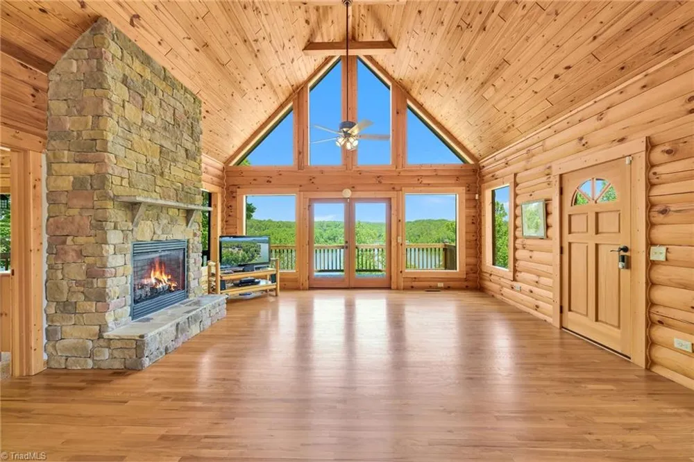 318 Heron Point Drive Wilkesboro, NC 28697