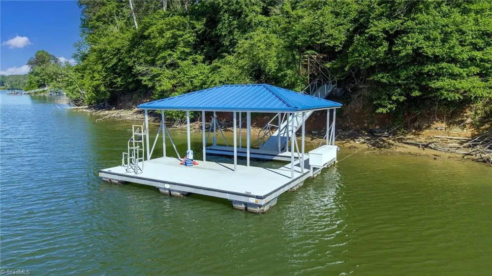318 Heron Point Drive Wilkesboro, NC 28697