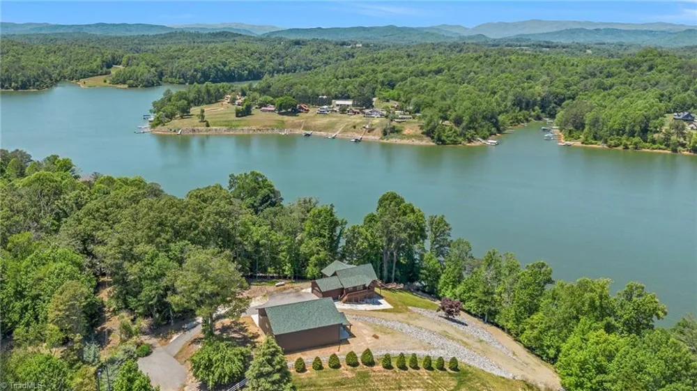 318 Heron Point Drive Wilkesboro, NC 28697