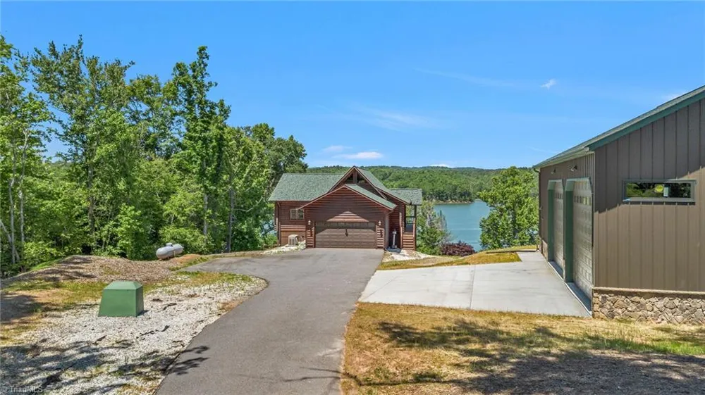 318 Heron Point Drive Wilkesboro, NC 28697