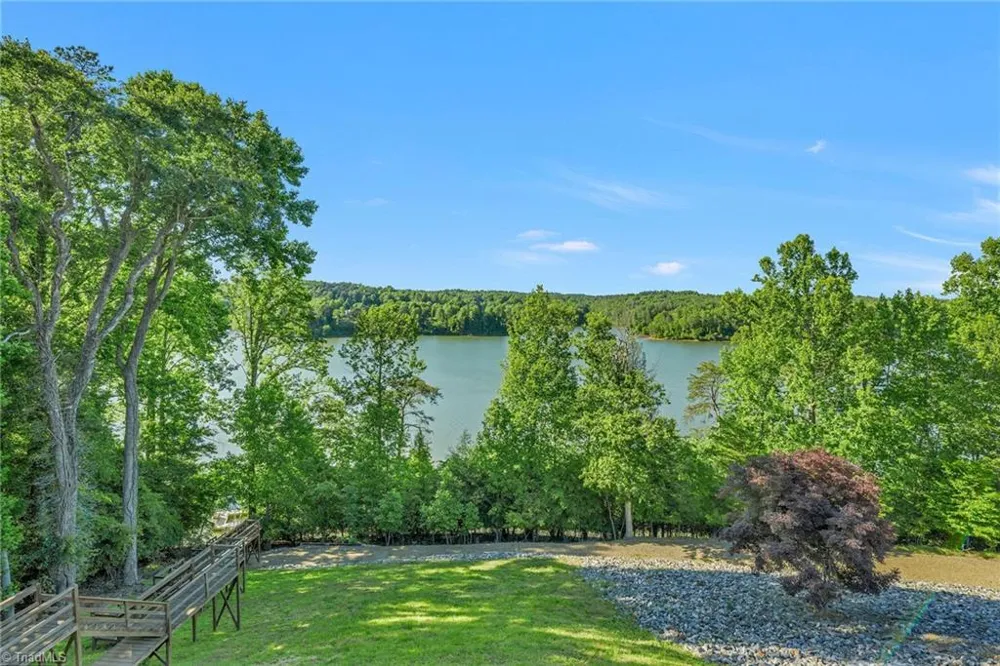 318 Heron Point Drive Wilkesboro, NC 28697