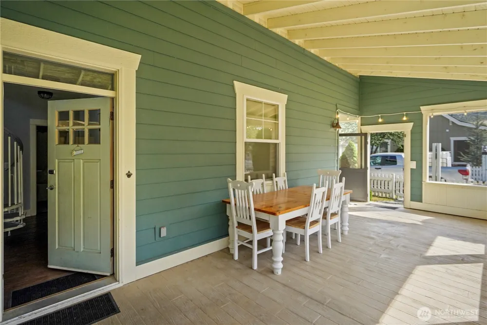 105 Flip Flop Lane Oroville, WA 98844