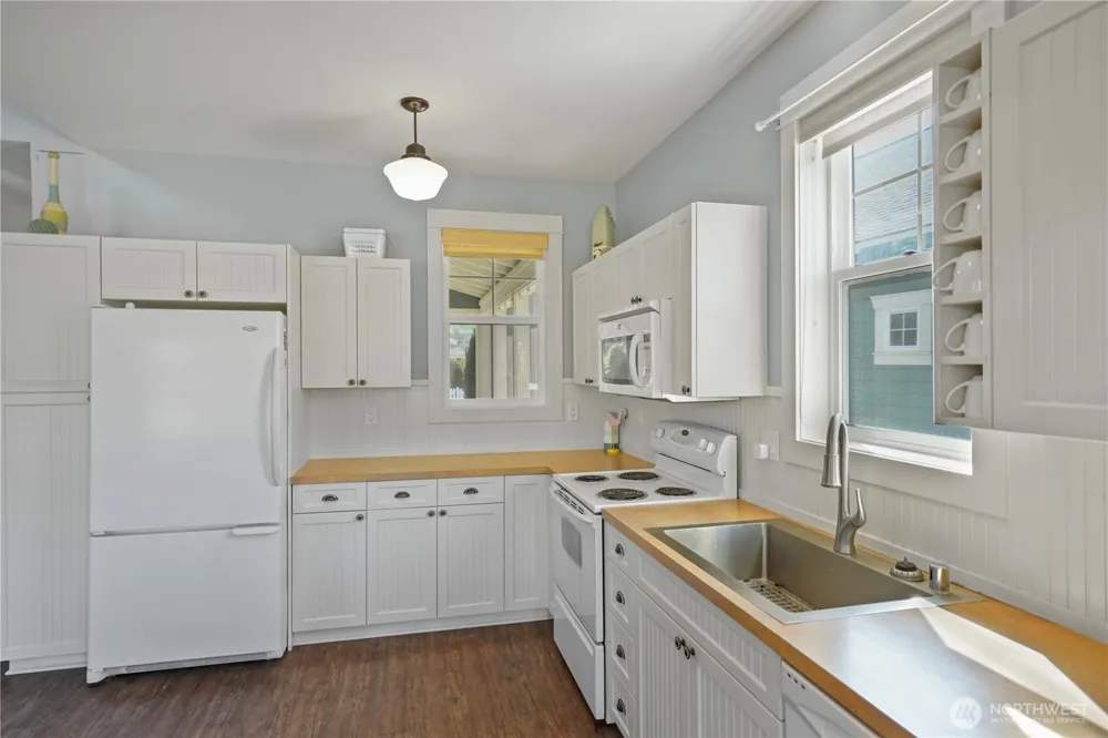 105 Flip Flop Lane Oroville, WA 98844