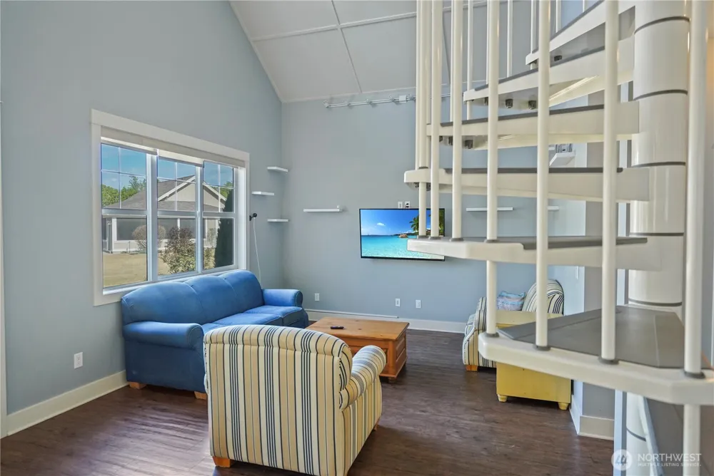 105 Flip Flop Lane Oroville, WA 98844