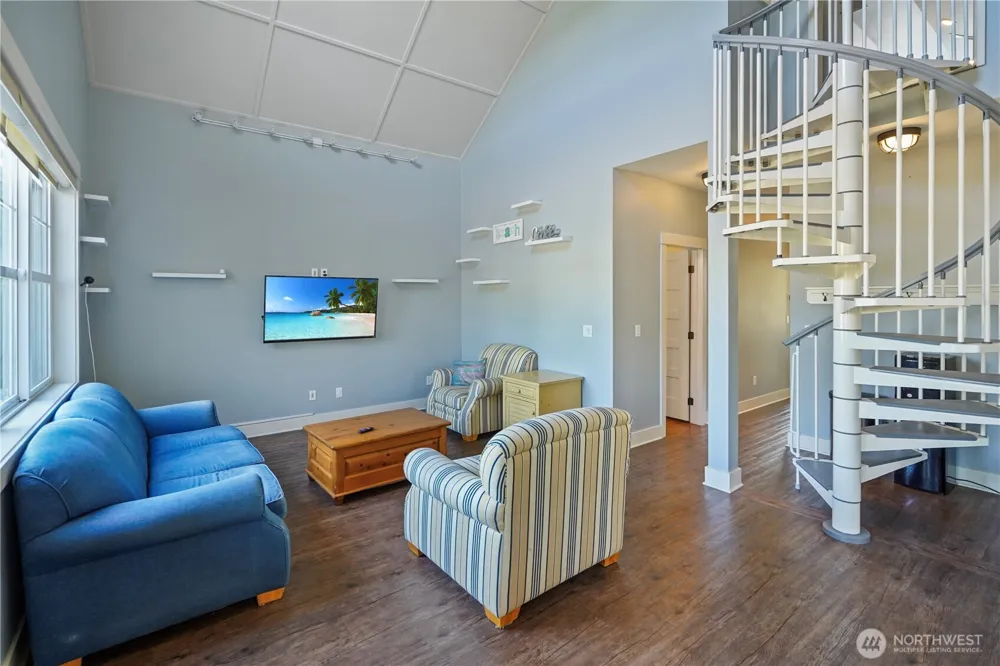 105 Flip Flop Lane Oroville, WA 98844