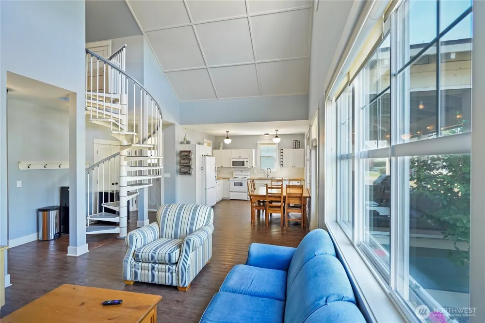 105 Flip Flop Lane Oroville, WA 98844
