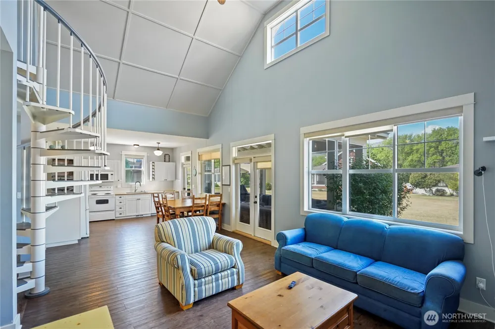 105 Flip Flop Lane Oroville, WA 98844