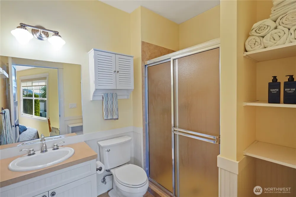 105 Flip Flop Lane Oroville, WA 98844