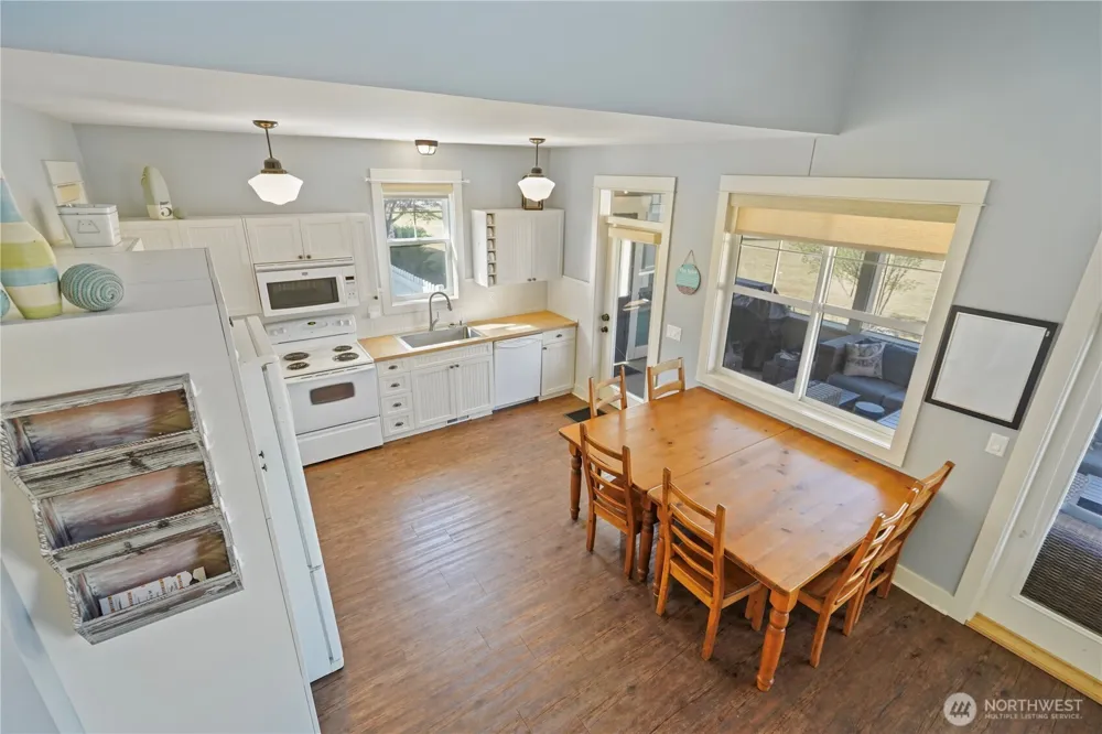 105 Flip Flop Lane Oroville, WA 98844