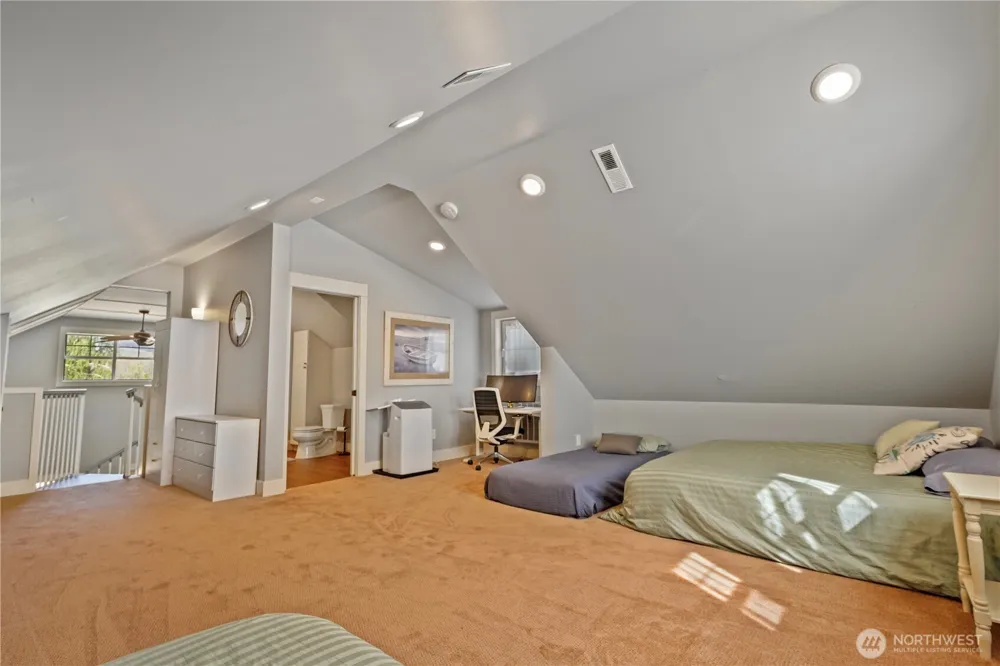 105 Flip Flop Lane Oroville, WA 98844