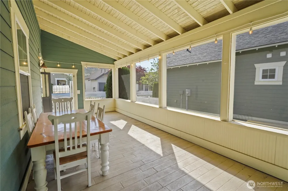 105 Flip Flop Lane Oroville, WA 98844