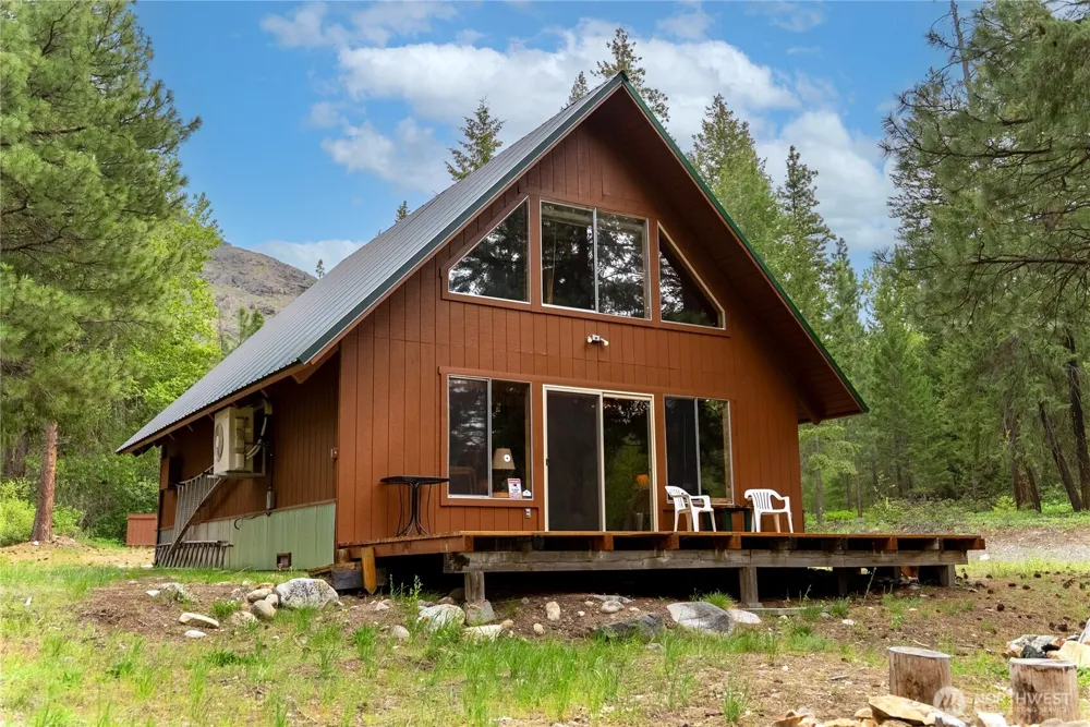 37 E Buttermilk Creek Road Twisp, WA 98856