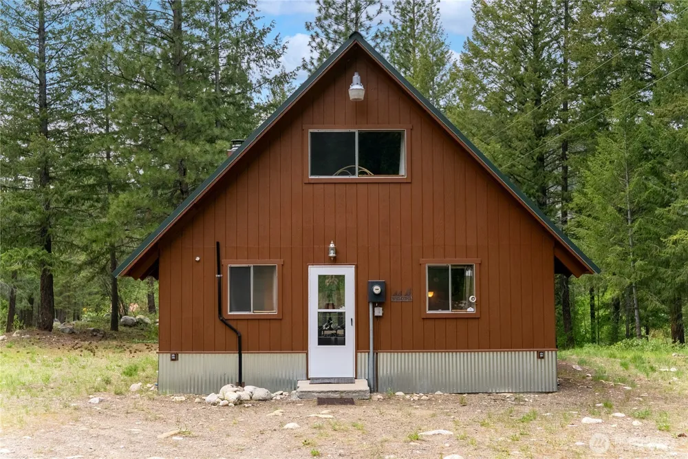 37 E Buttermilk Creek Road Twisp, WA 98856