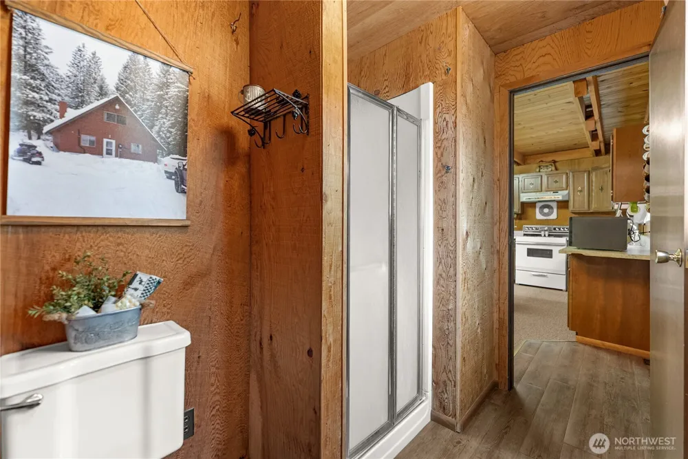 37 E Buttermilk Creek Road Twisp, WA 98856