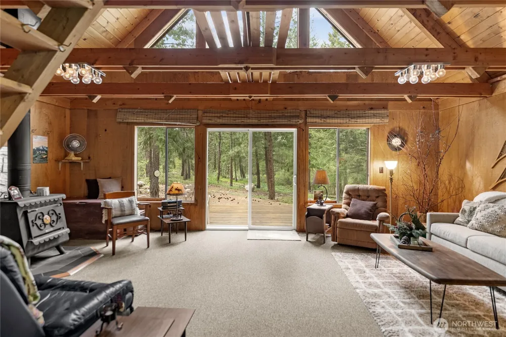 37 E Buttermilk Creek Road Twisp, WA 98856