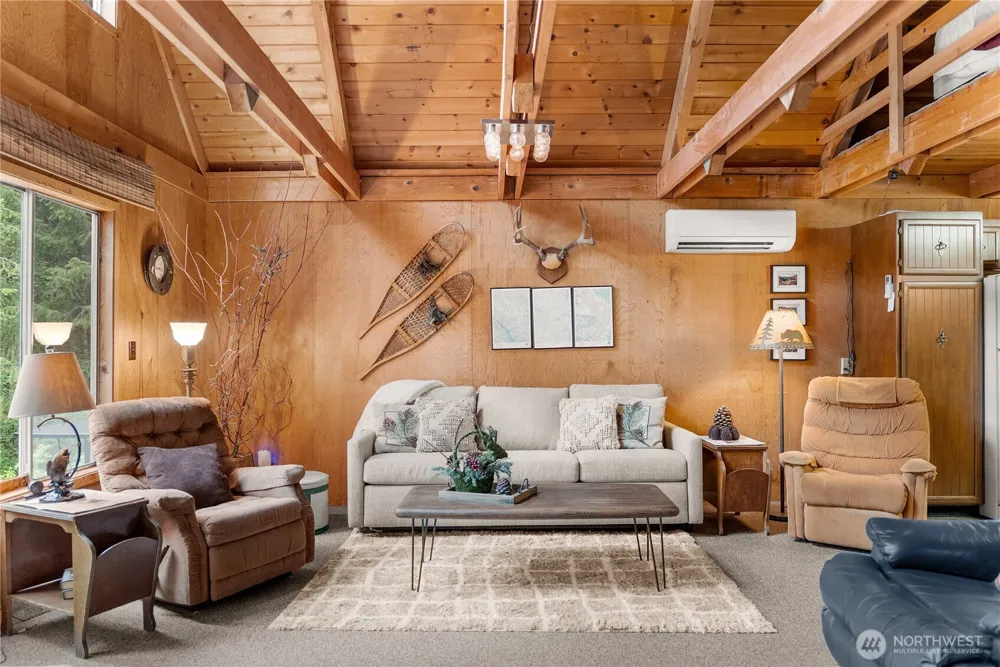 37 E Buttermilk Creek Road Twisp, WA 98856