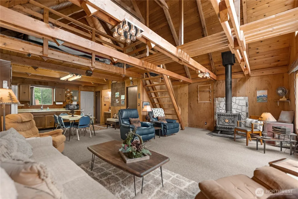 37 E Buttermilk Creek Road Twisp, WA 98856