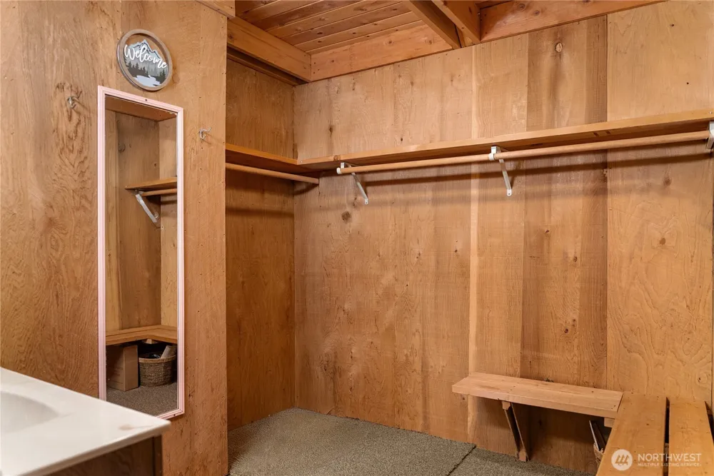 37 E Buttermilk Creek Road Twisp, WA 98856