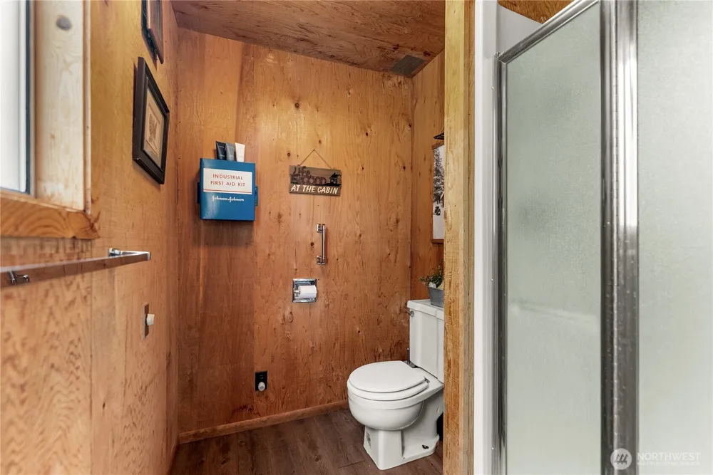 37 E Buttermilk Creek Road Twisp, WA 98856