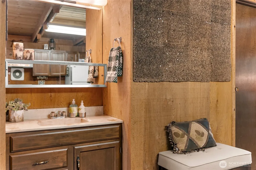 37 E Buttermilk Creek Road Twisp, WA 98856