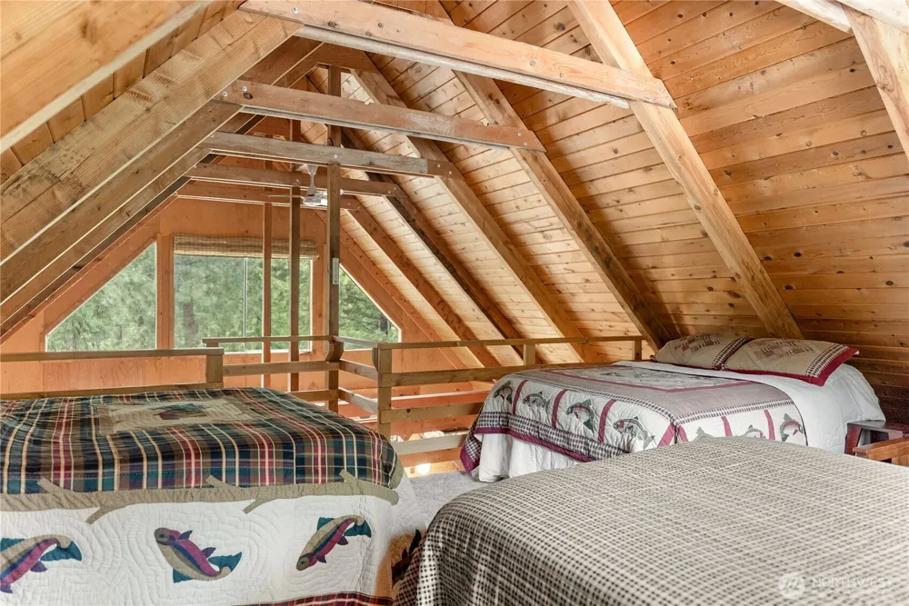 37 E Buttermilk Creek Road Twisp, WA 98856