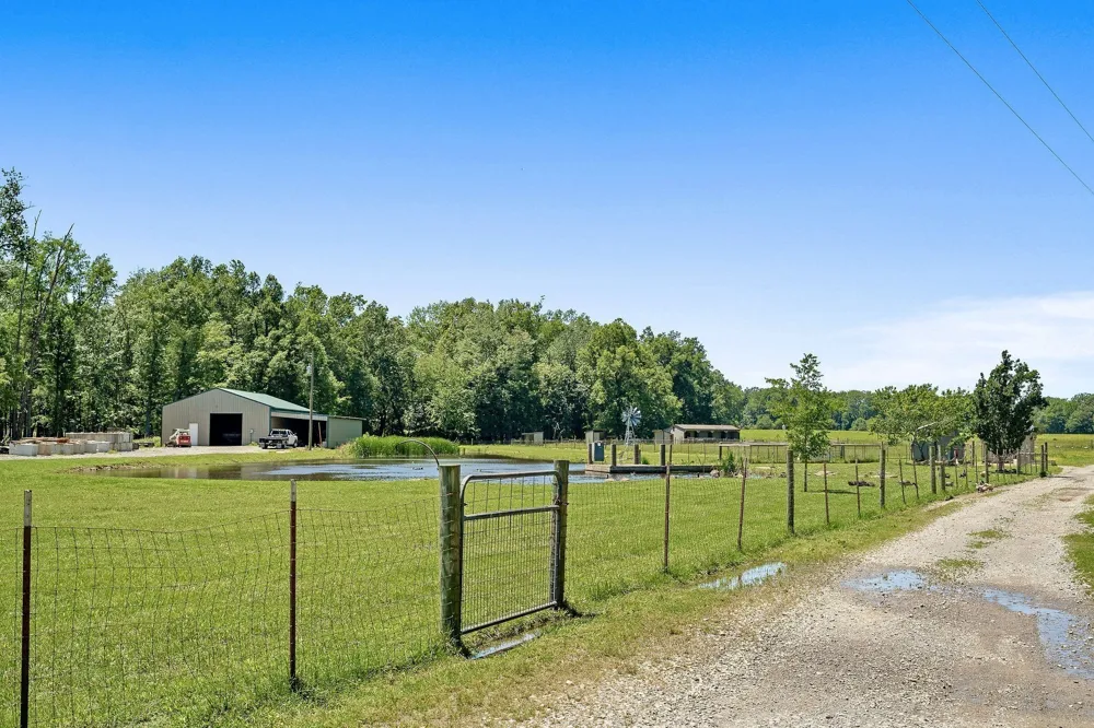 285 Harmony Ln Smithville, TN 37166