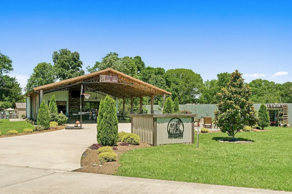 285 Harmony Ln Smithville, TN 37166