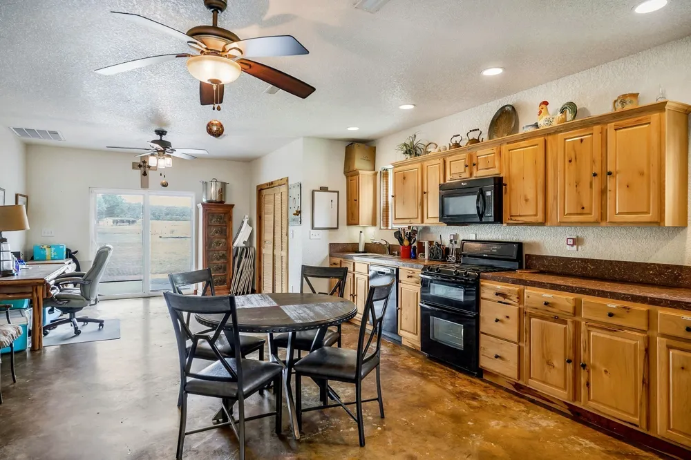 285 Harmony Ln Smithville, TN 37166