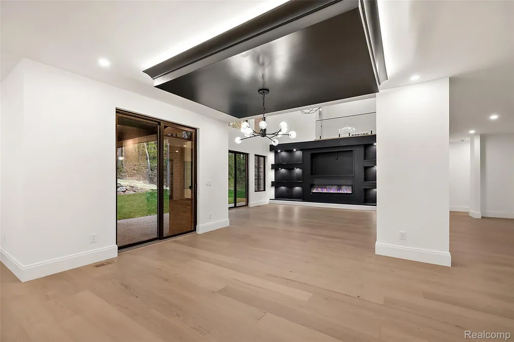 6675 College Park Drive Springfield Charter Township, MI 48346